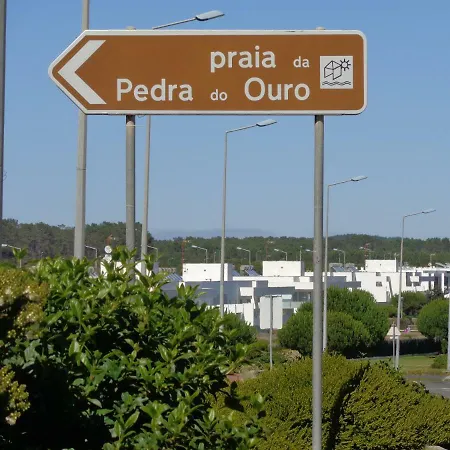Pedra Do Ouro Swimming Pool *